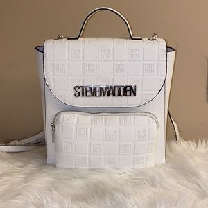 ❌❌SOLD❌❌NWT Steve Madden BSeyda White & Silver Backpack